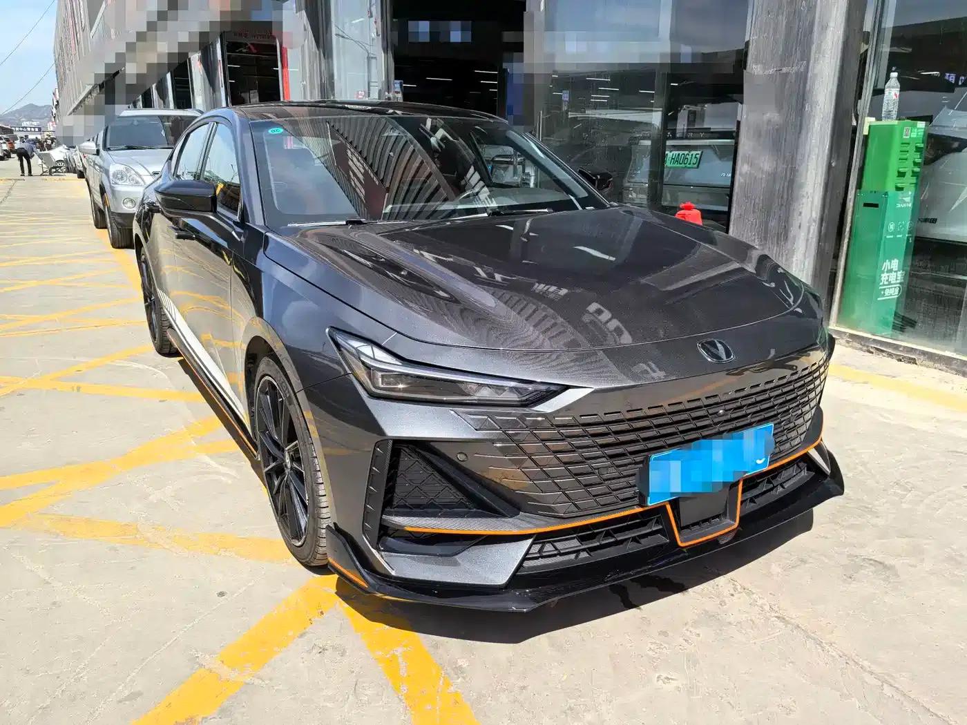 Changan UNI-V 2023 1.5T Sport Edition — миниатюра 3