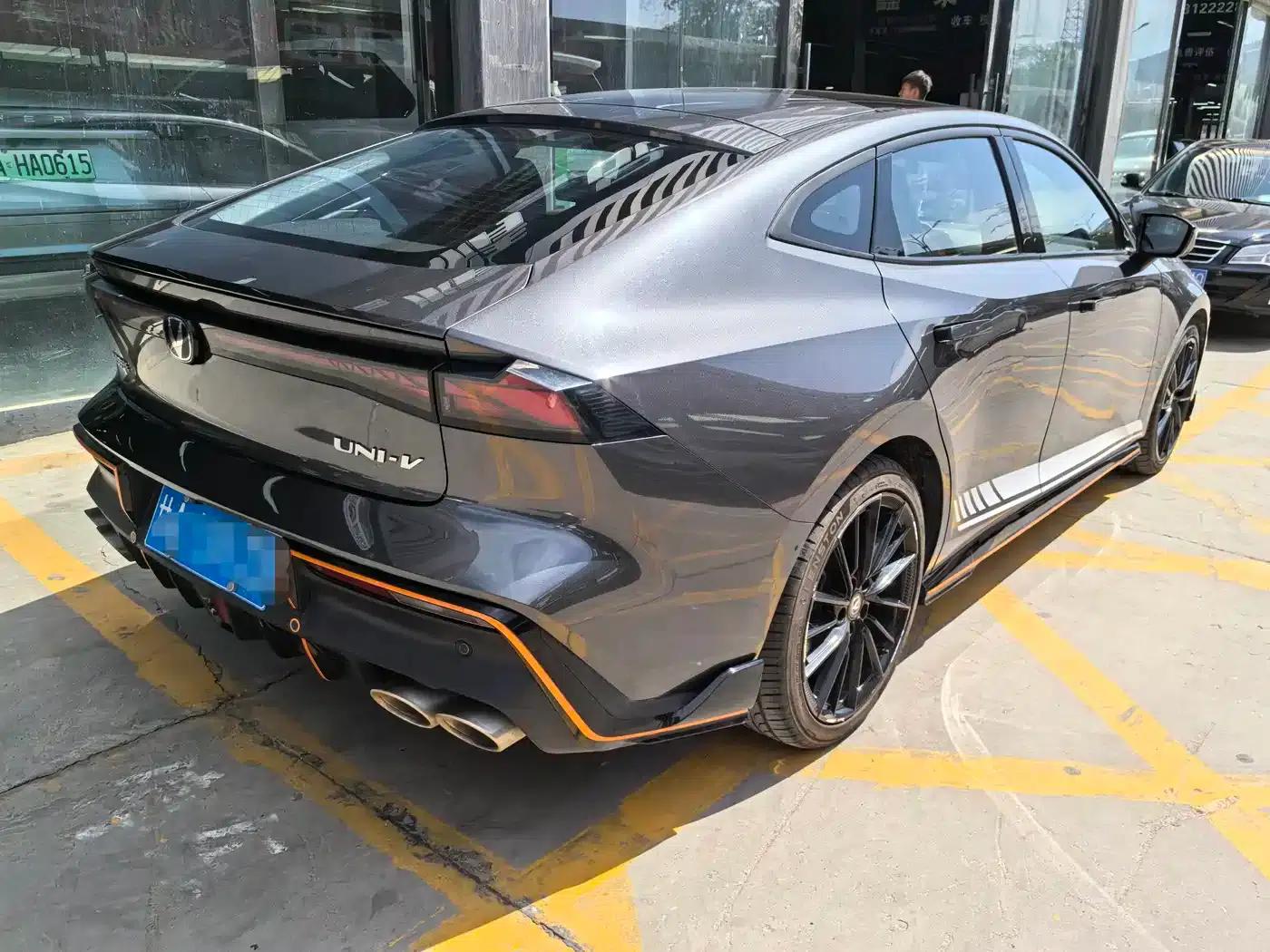 Changan UNI-V 2023 1.5T Sport Edition — миниатюра 6