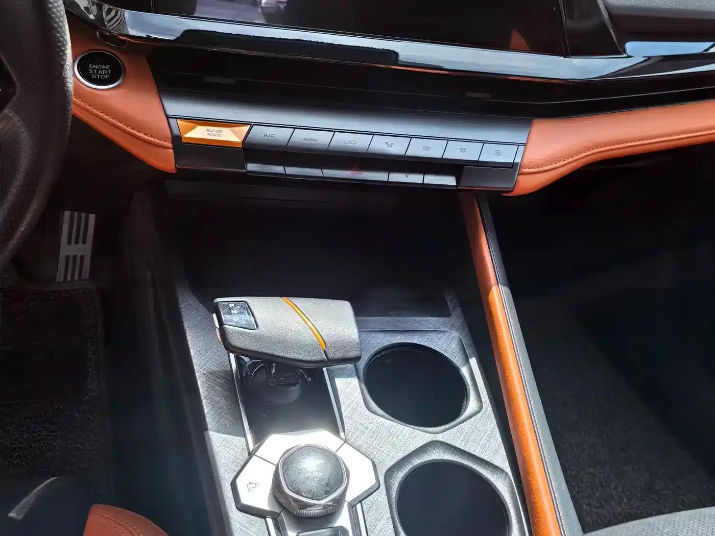 Changan UNI-V 2023 1.5T Sport Edition — миниатюра 10