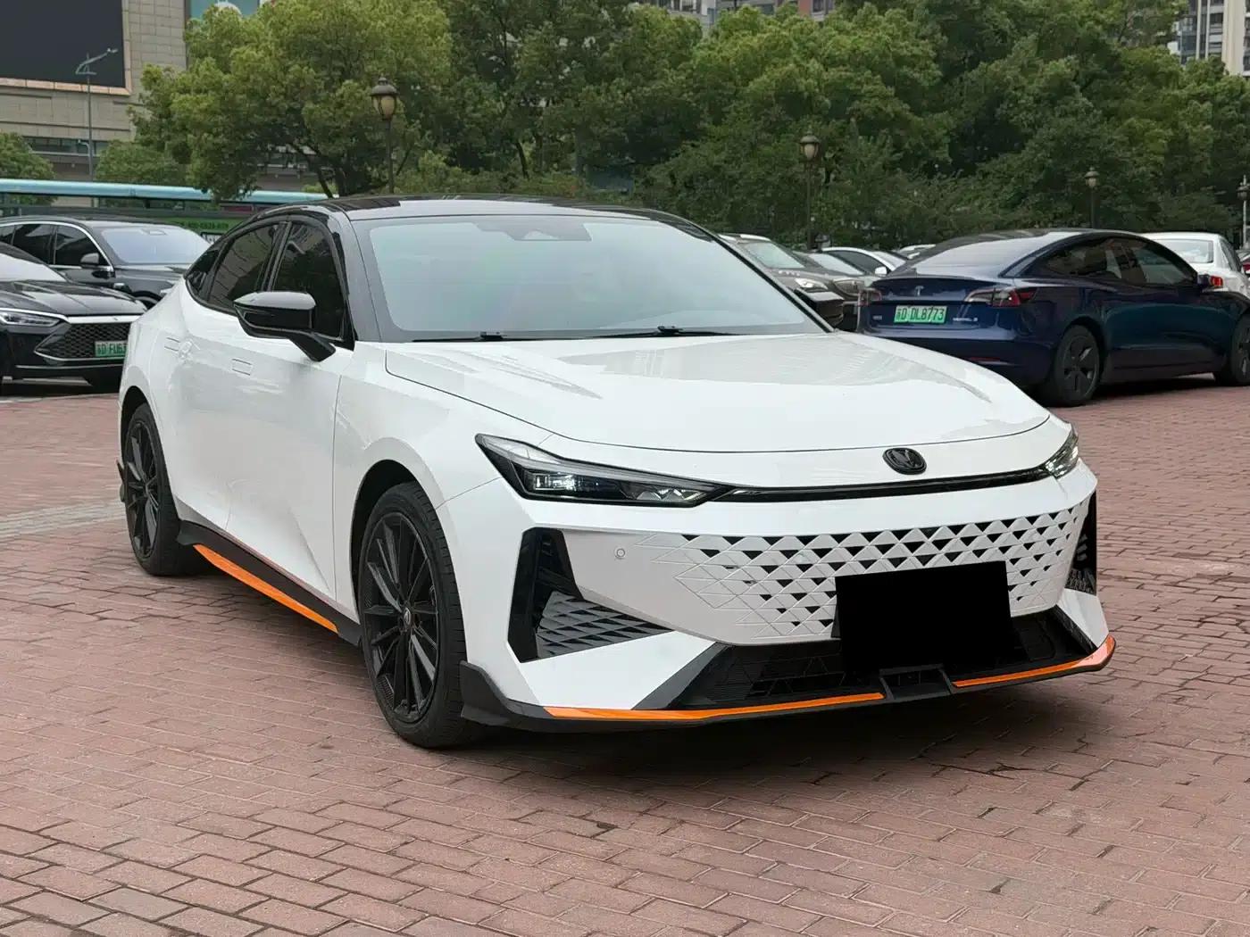 Changan UNI-V 2024 1.5T Premium Edition — миниатюра 2