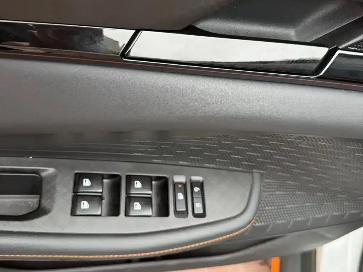 Changan UNI-V 2024 1.5T Premium Edition — миниатюра 12