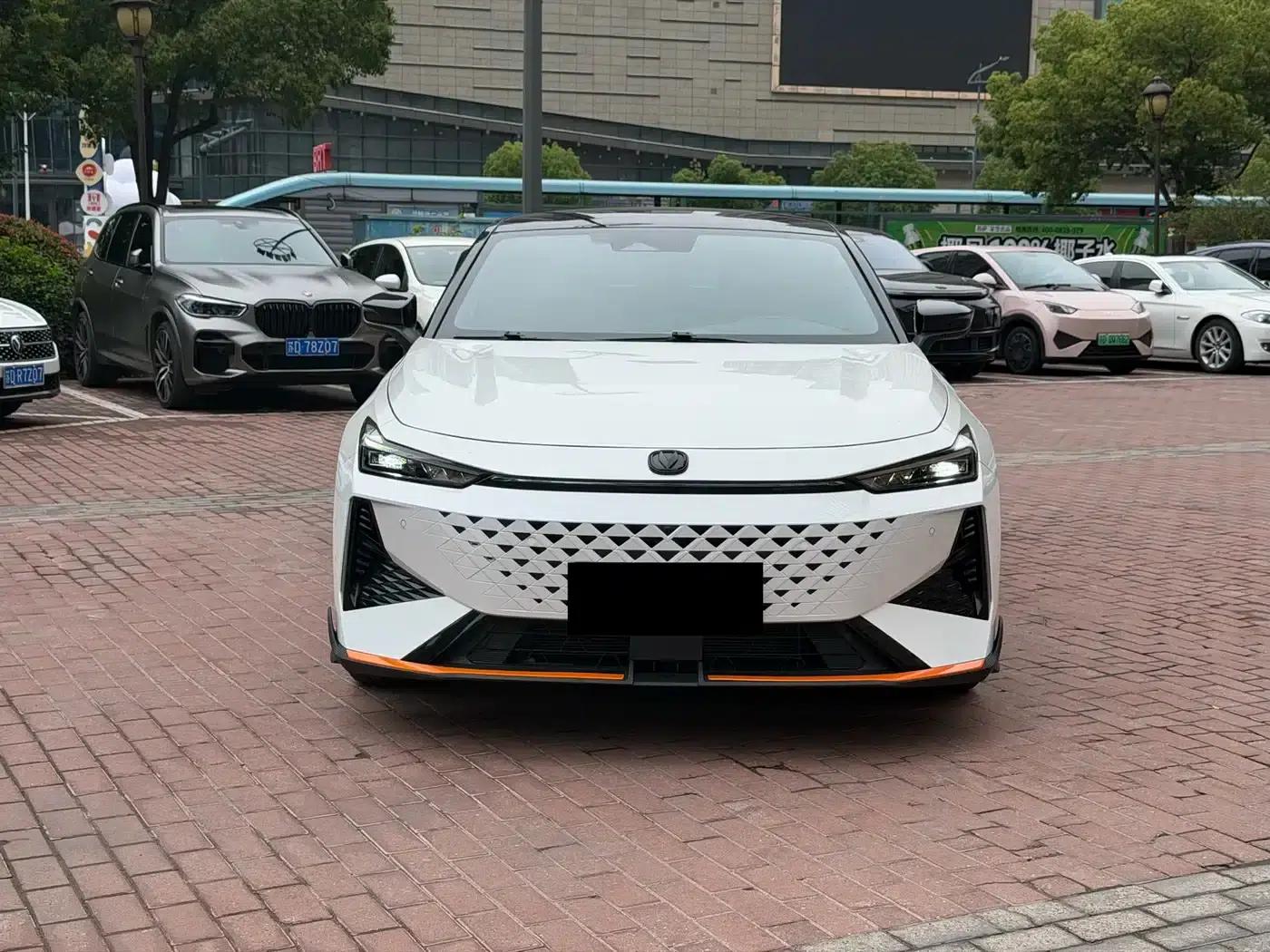 Changan UNI-V 2024 1.5T Premium Edition — миниатюра 3