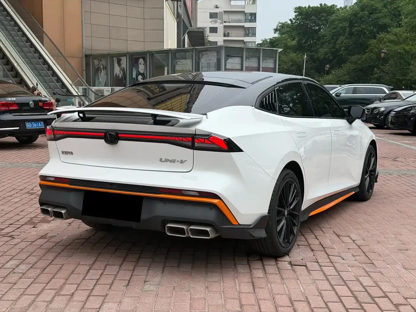 Changan UNI-V 2024 1.5T Premium Edition — миниатюра 6