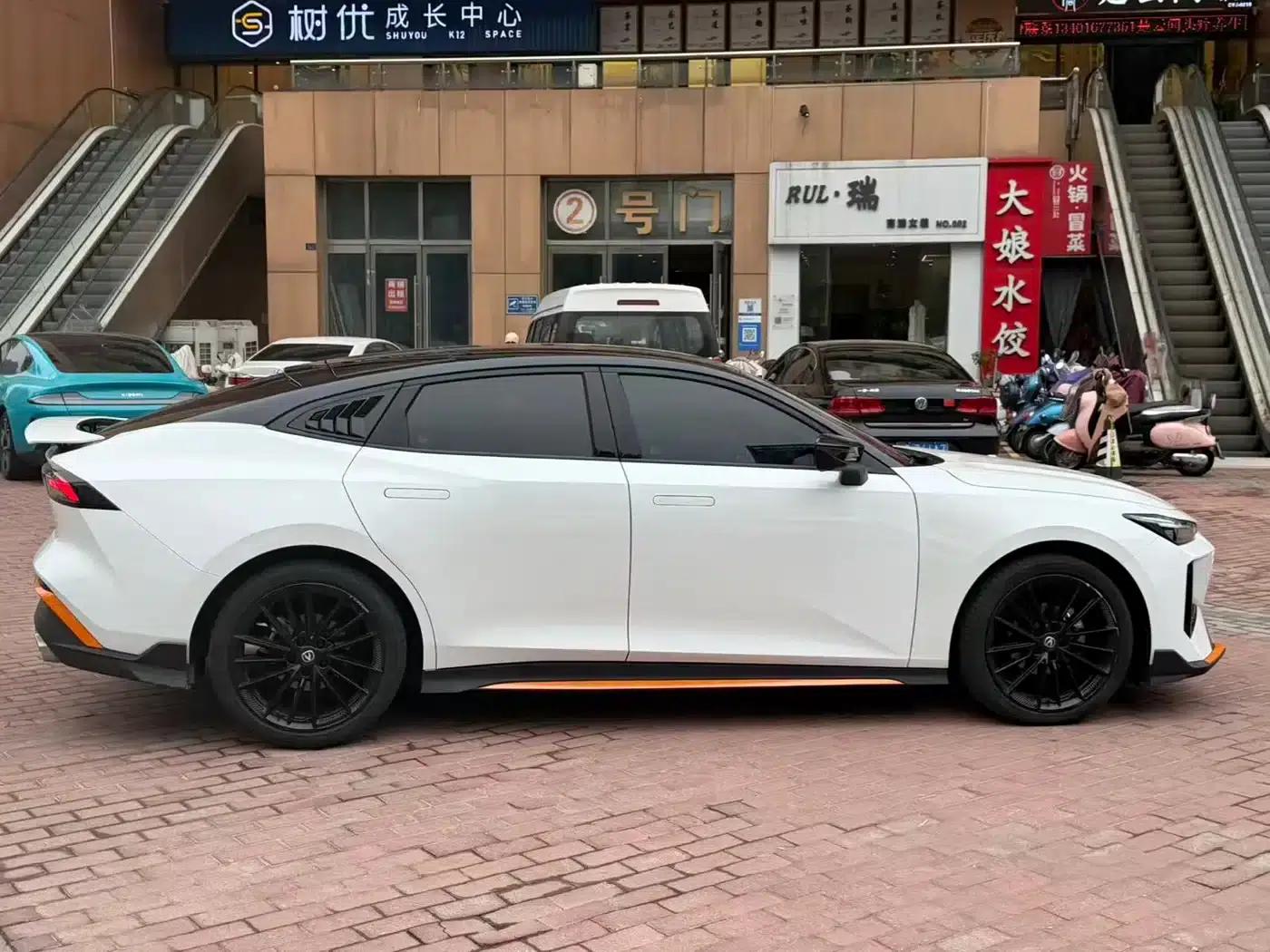 Changan UNI-V 2024 1.5T Premium Edition — миниатюра 7
