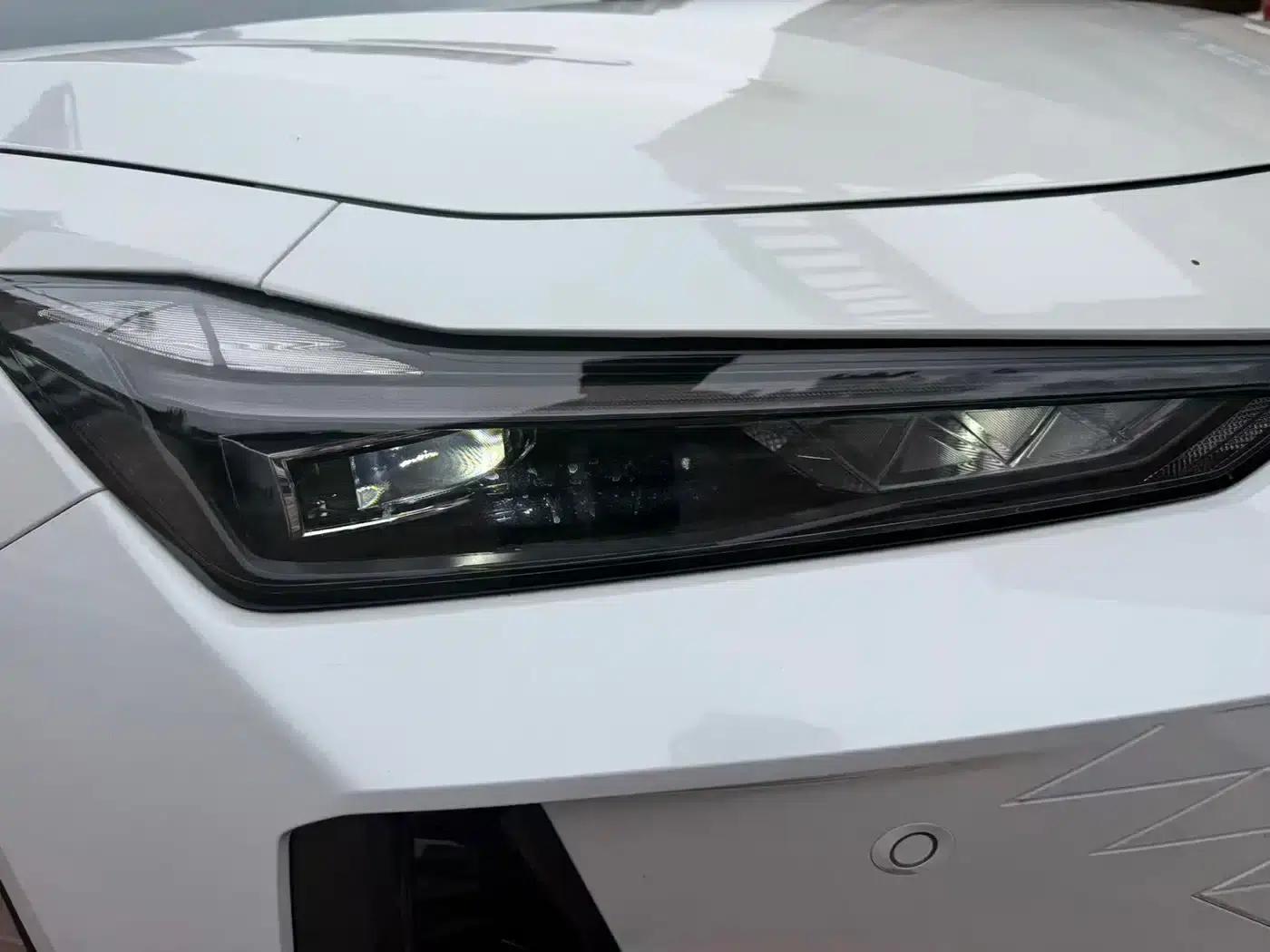 Changan UNI-V 2024 1.5T Premium Edition — миниатюра 9