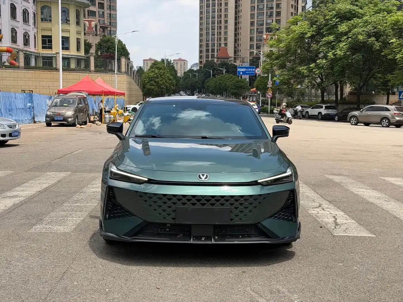 Changan UNI-V 2024 1.5T Premium Sport — миниатюра 2