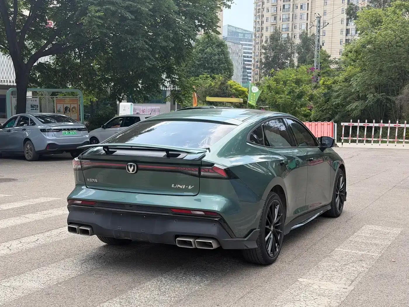 Changan UNI-V 2024 1.5T Premium Sport — миниатюра 14