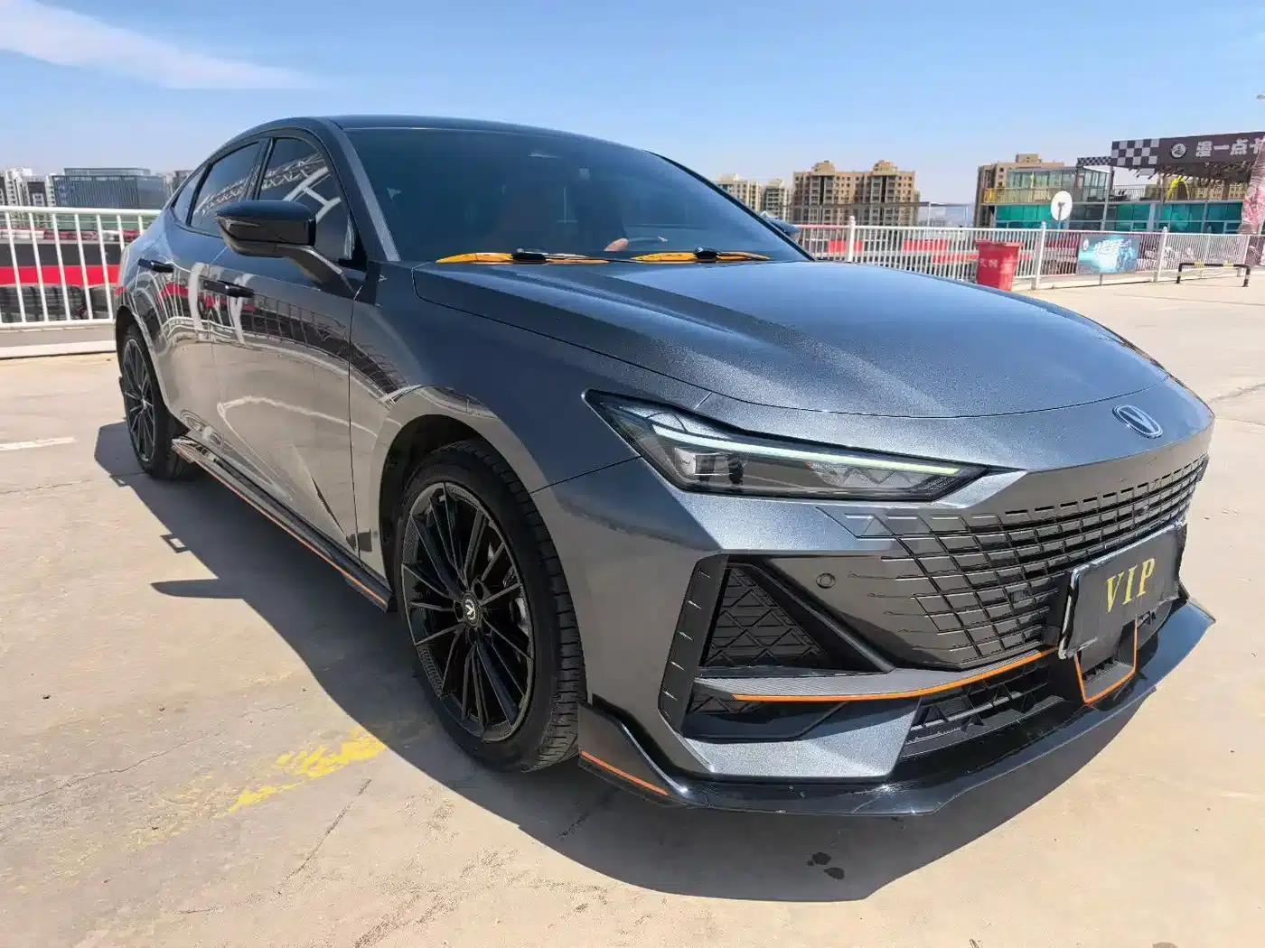 Changan UNI-V 2023 1.5T Sport Edition — миниатюра 3