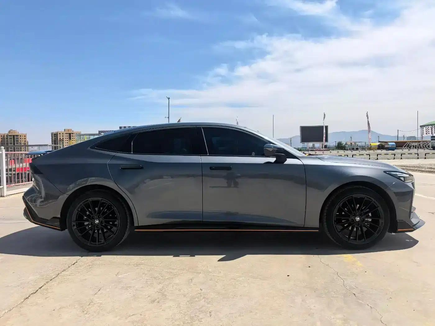 Changan UNI-V 2023 1.5T Sport Edition — миниатюра 7