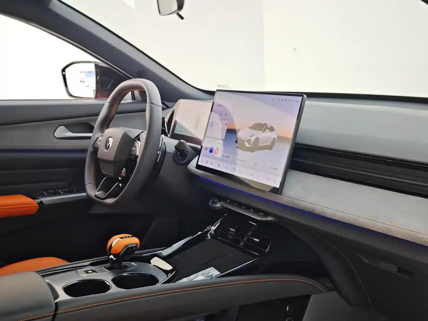 Changan UNI-V 2025 Model, Third Generation, 2.0T Sport Edition — миниатюра 11