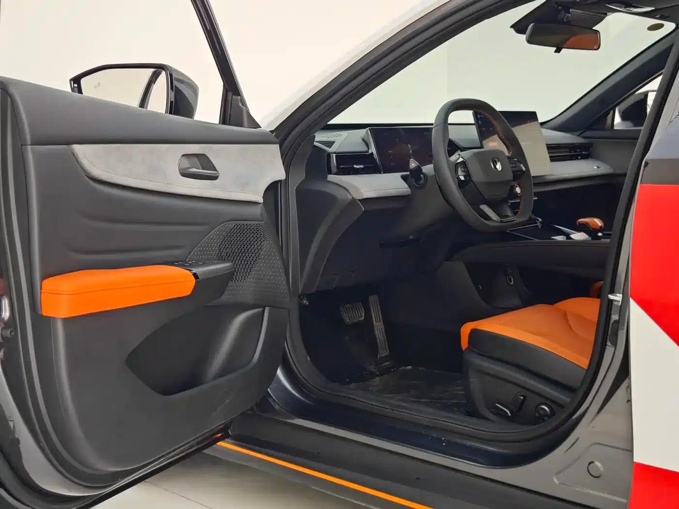 Changan UNI-V 2025 Model, Third Generation, 2.0T Sport Edition — миниатюра 13