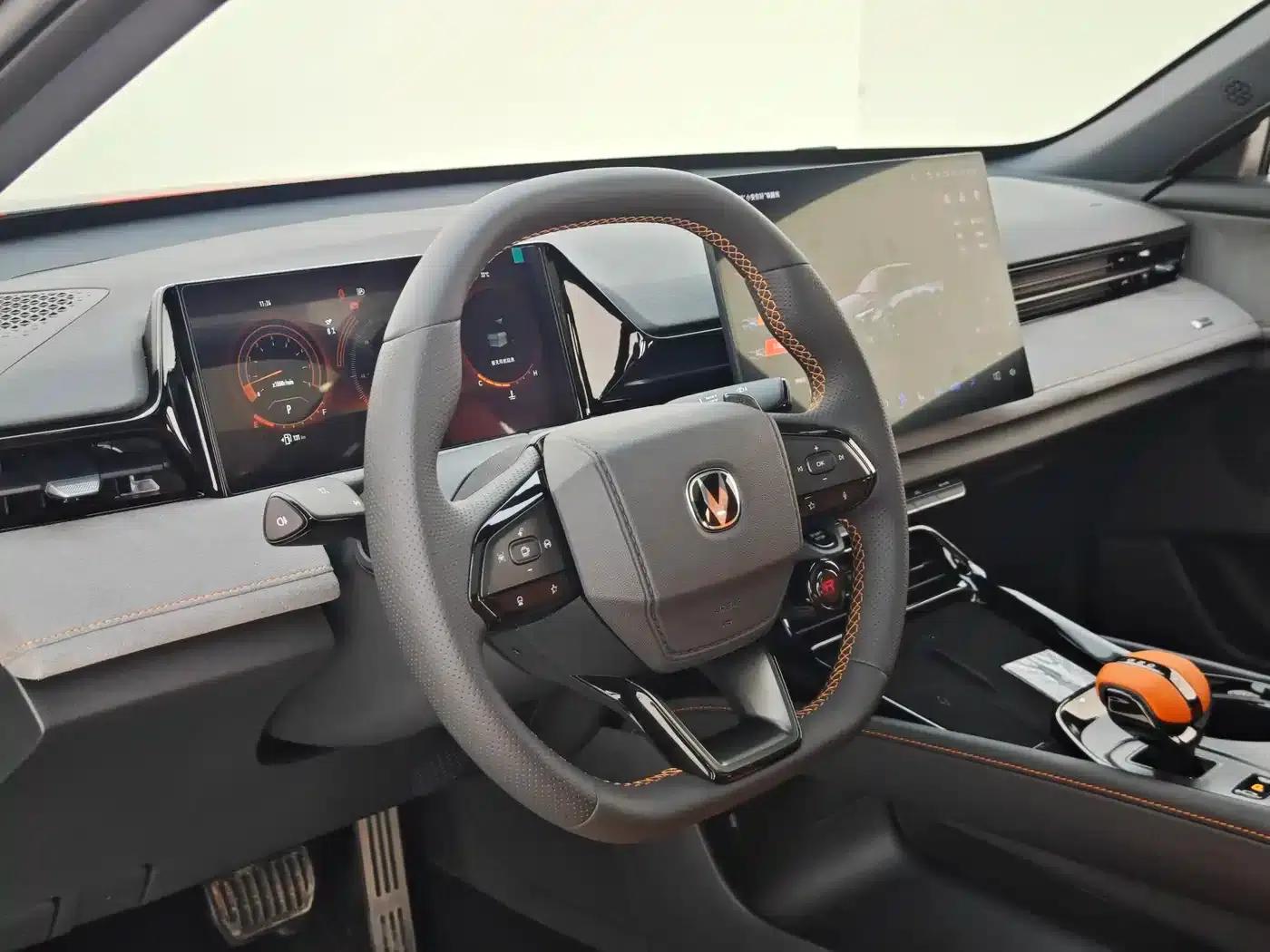 Changan UNI-V 2025 Model, Third Generation, 2.0T Sport Edition — миниатюра 15