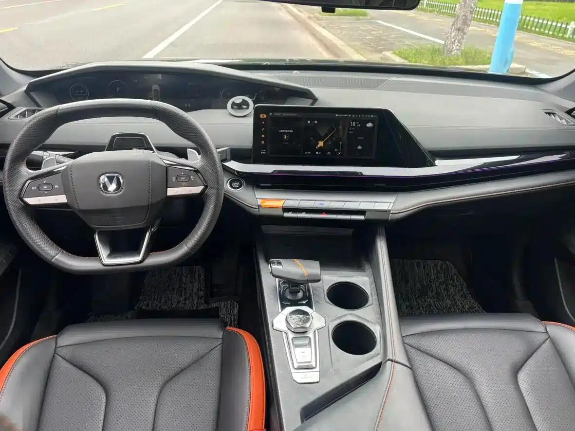 Changan UNI-V 2023 1.5T Premium Edition — миниатюра 4