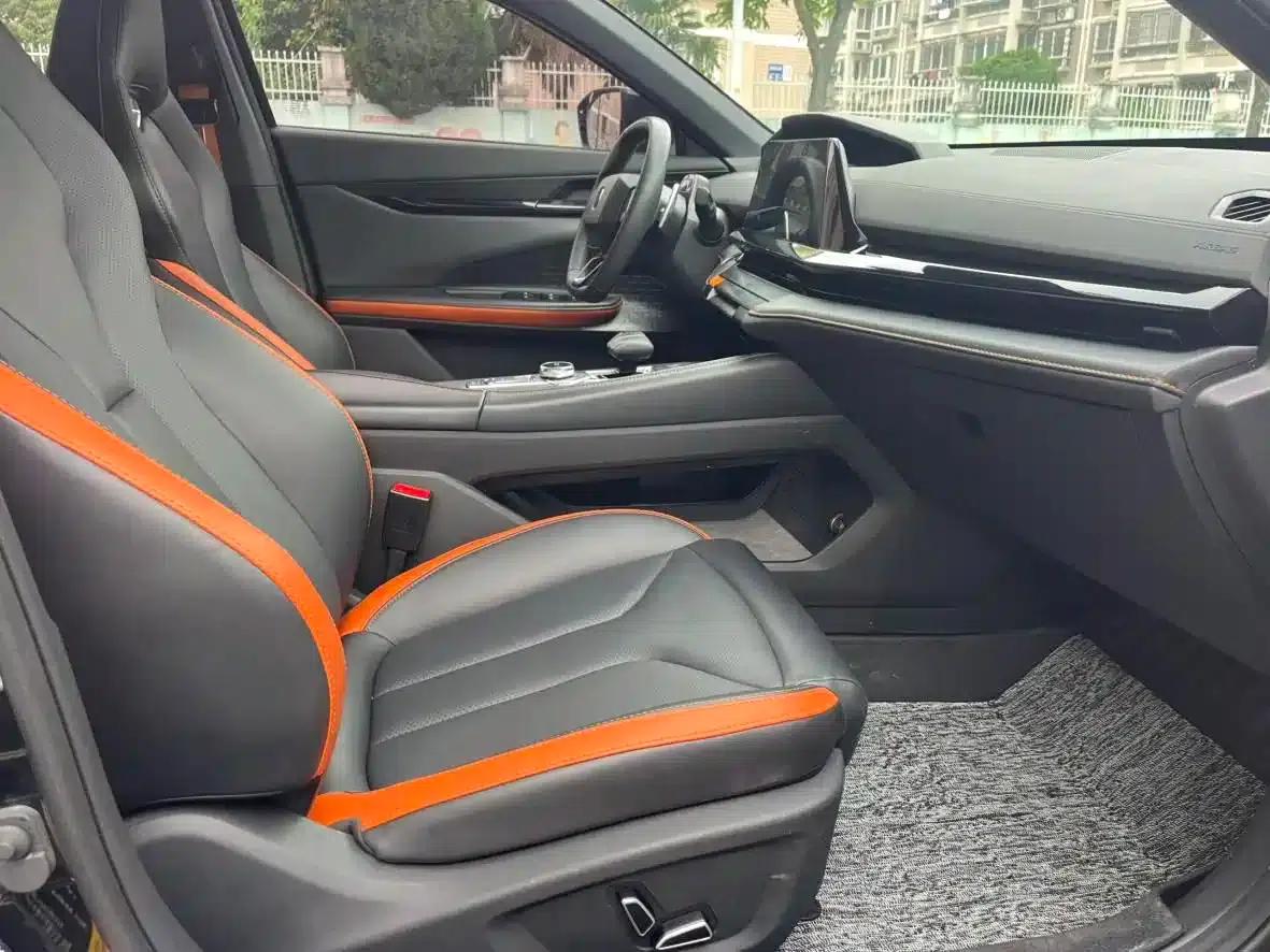 Changan UNI-V 2023 1.5T Premium Edition — миниатюра 6