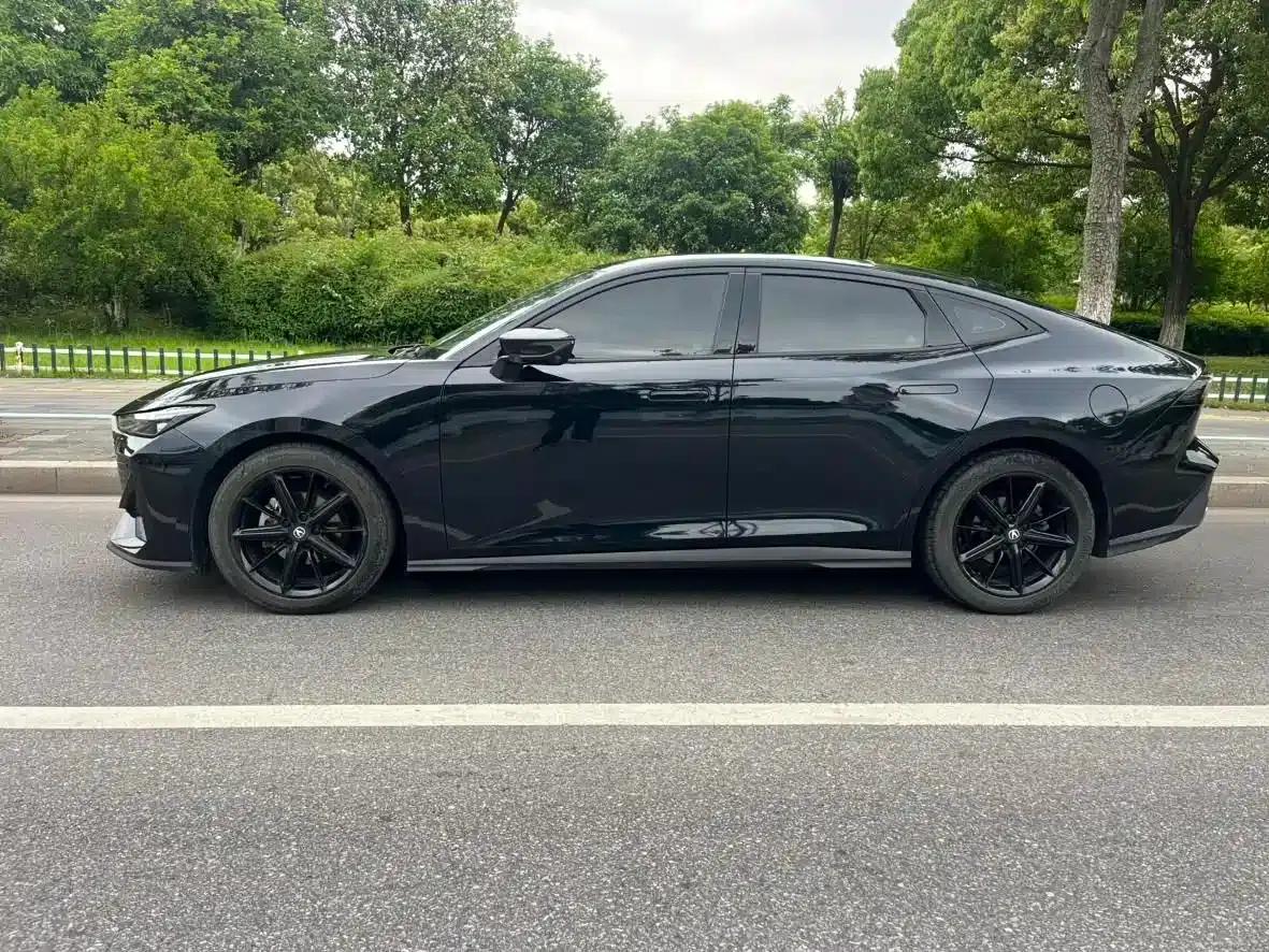 Changan UNI-V 2023 1.5T Premium Edition — миниатюра 8