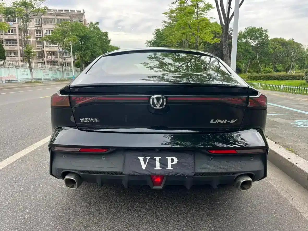 Changan UNI-V 2023 1.5T Premium Edition — миниатюра 10
