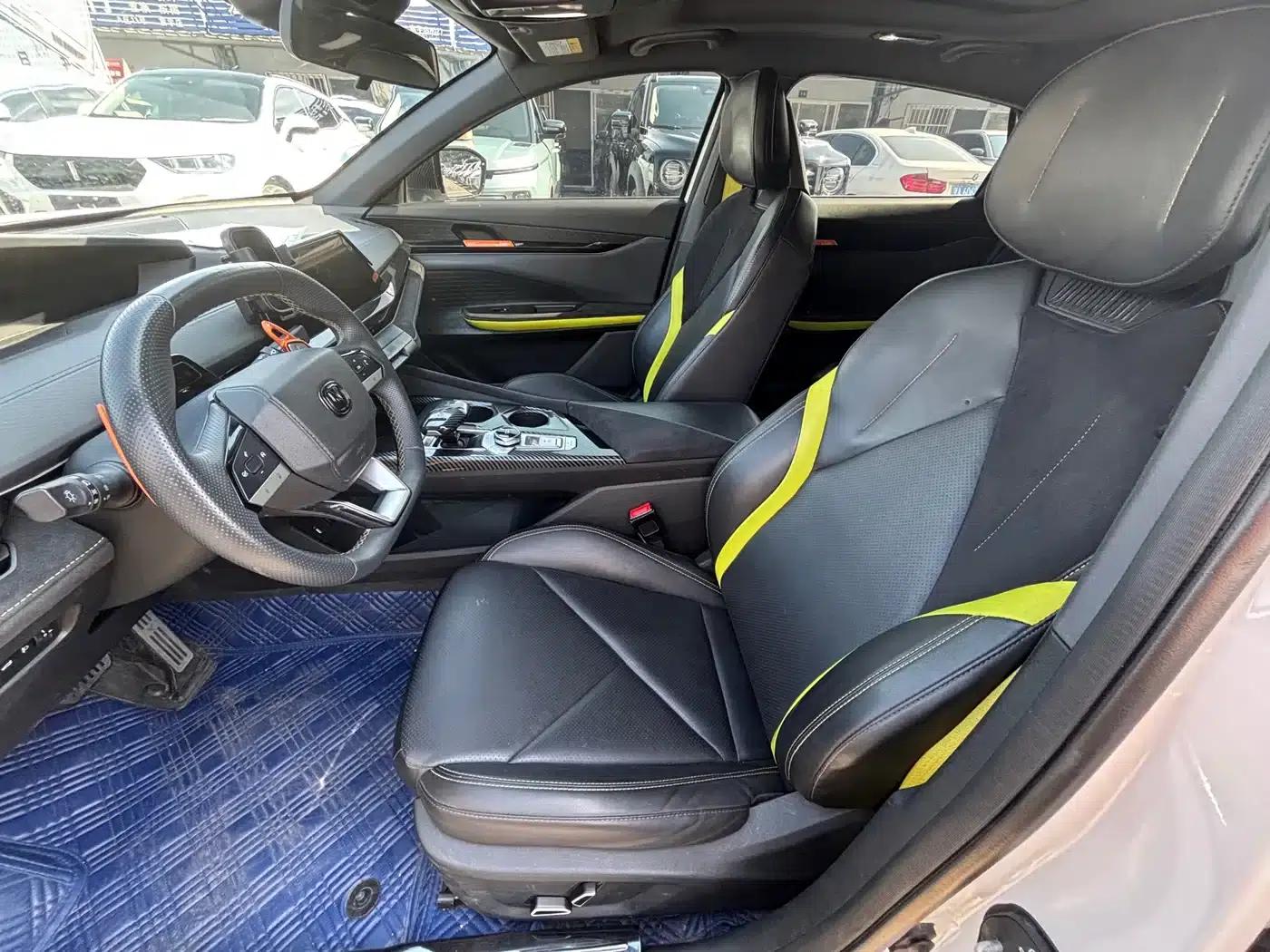 Changan UNI-V 2022 1.5T Sport Edition — миниатюра 4
