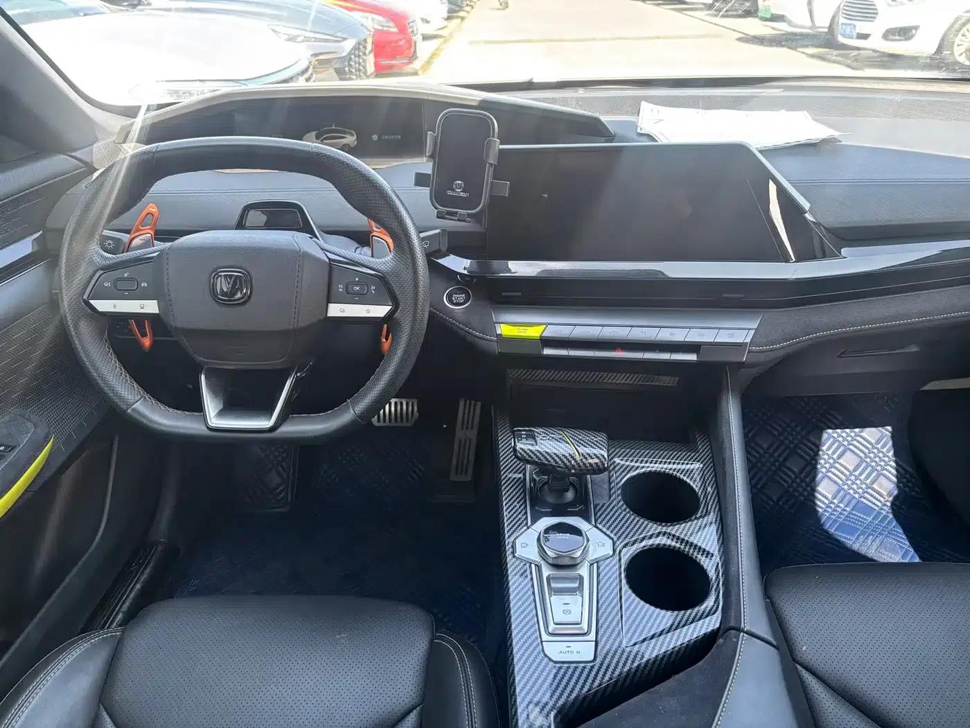 Changan UNI-V 2022 1.5T Sport Edition — миниатюра 7