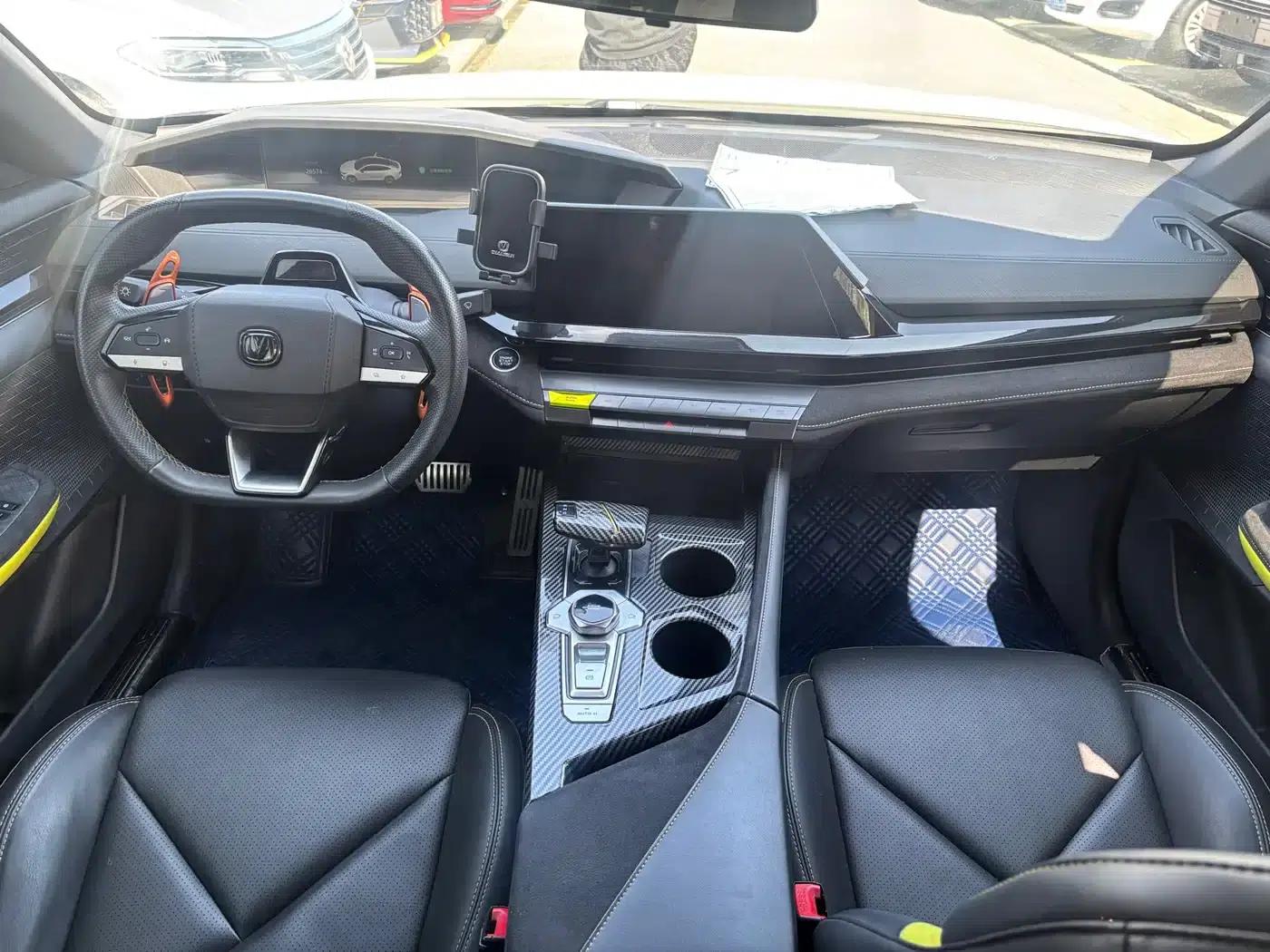 Changan UNI-V 2022 1.5T Sport Edition — миниатюра 8