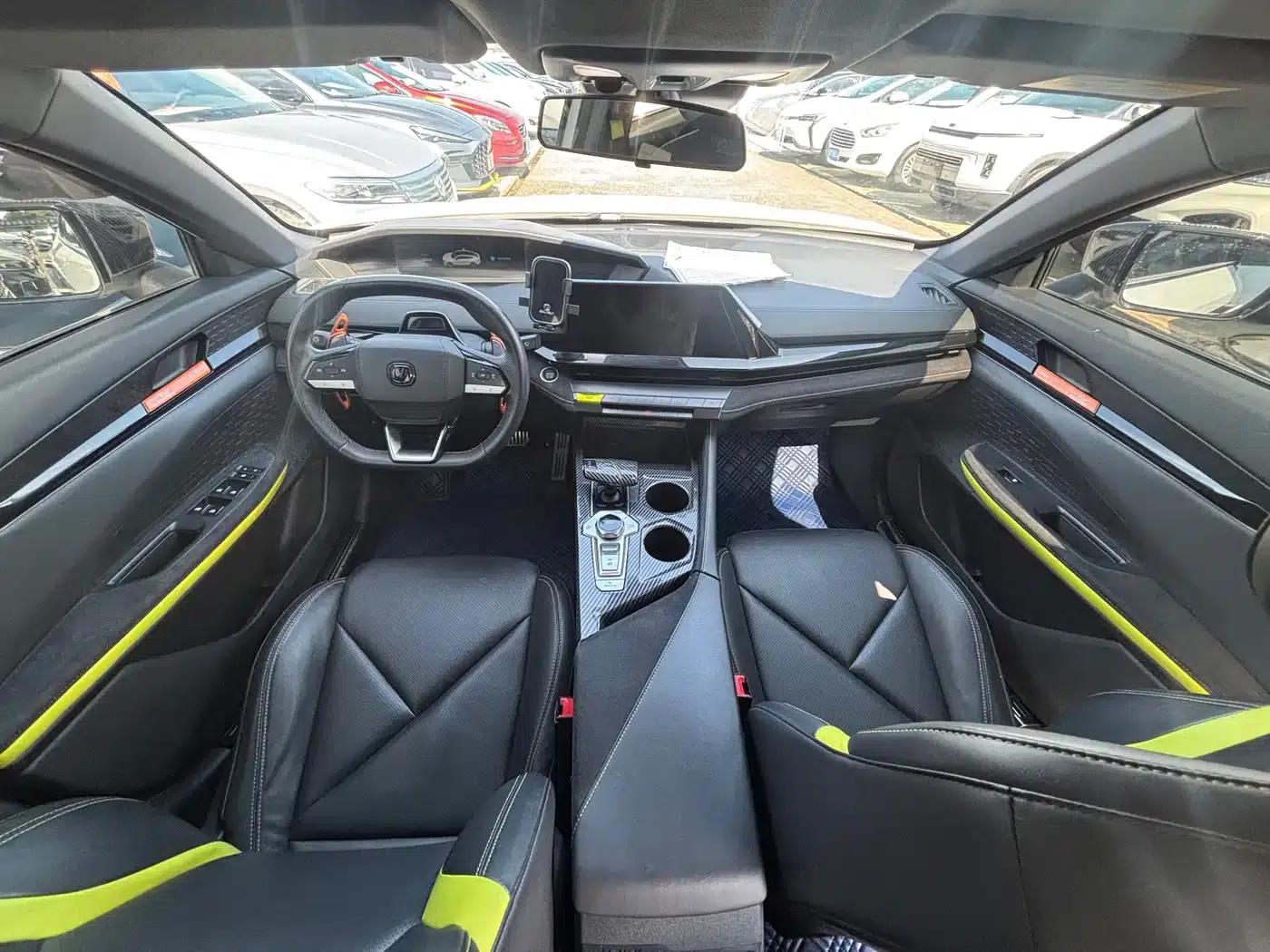 Changan UNI-V 2022 1.5T Sport Edition — миниатюра 9