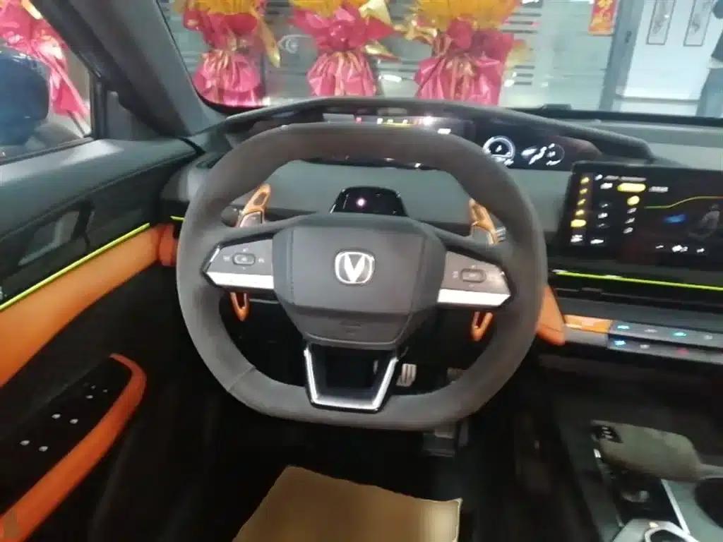 Changan UNI-V 2024 2.0T Classic Sport — миниатюра 11