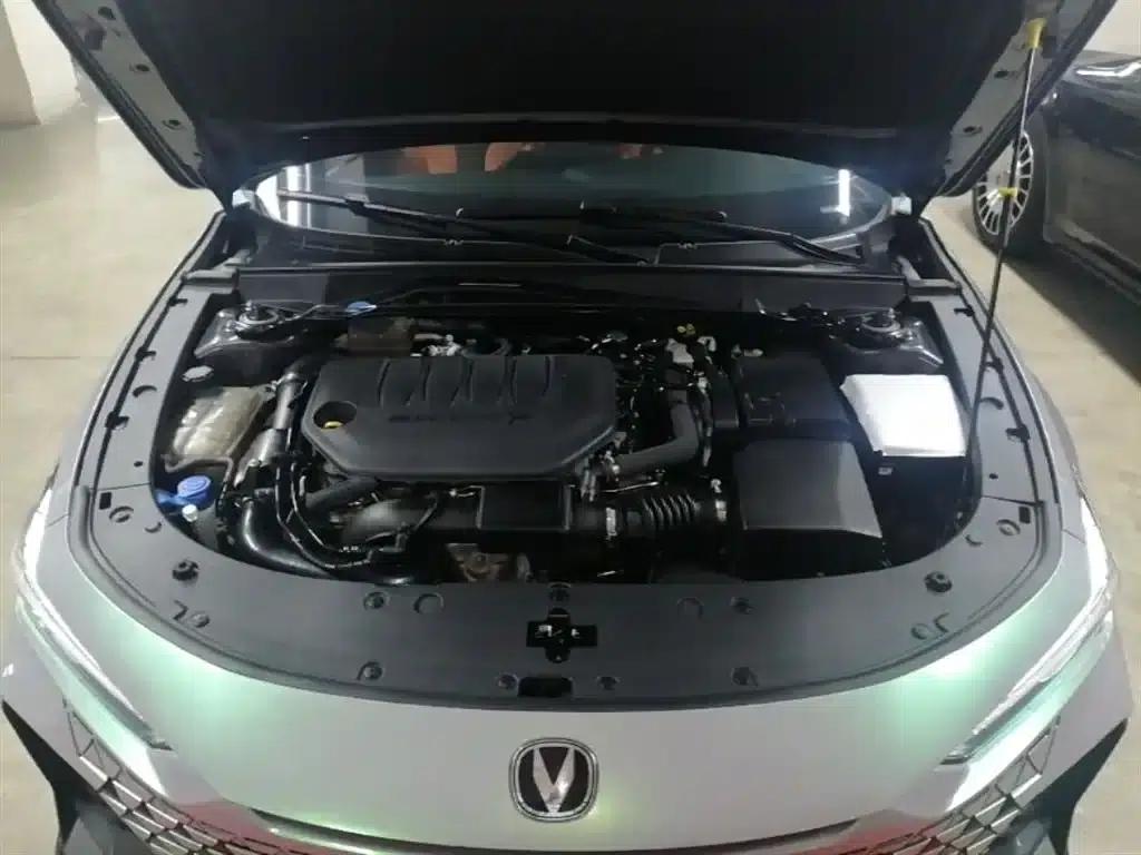 Changan UNI-V 2024 2.0T Classic Sport — миниатюра 20