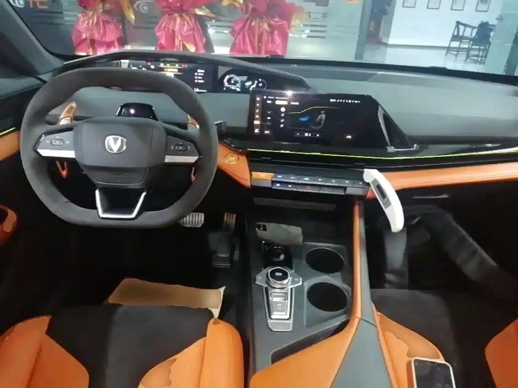 Changan UNI-V 2024 2.0T Classic Sport — миниатюра 10
