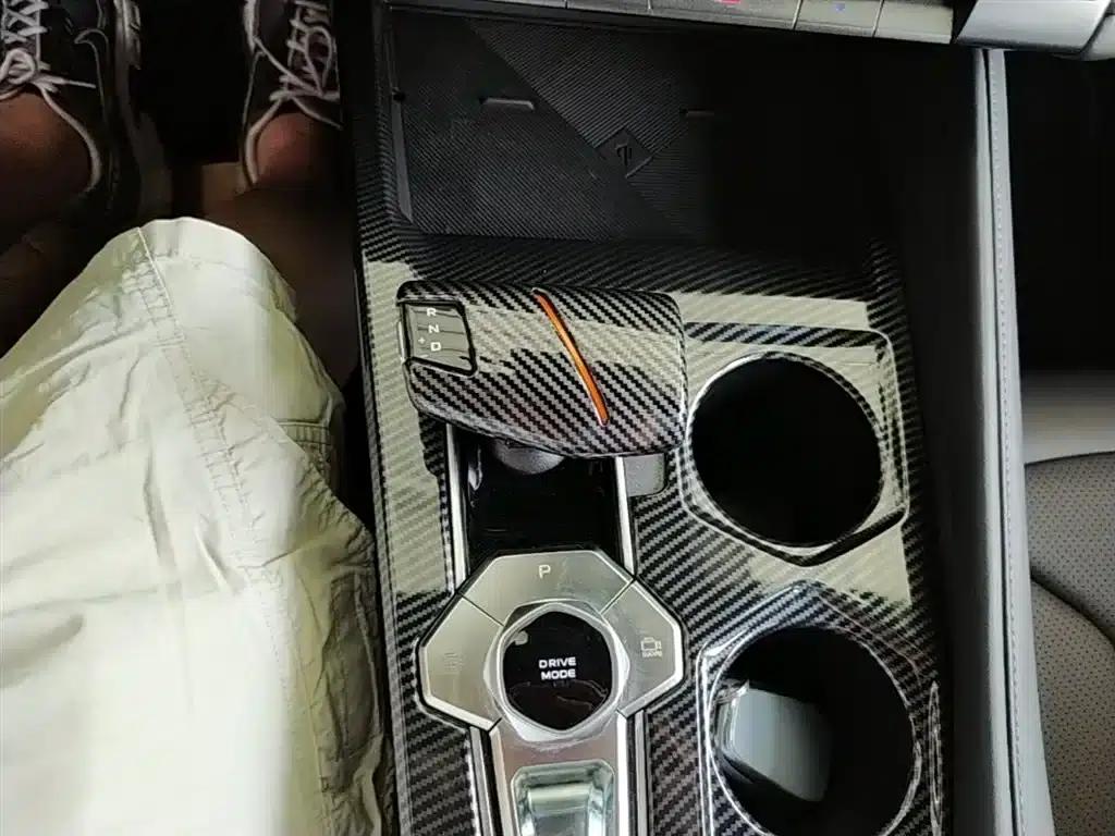 Changan UNI-V 2023 1.5T Premium Edition — миниатюра 14