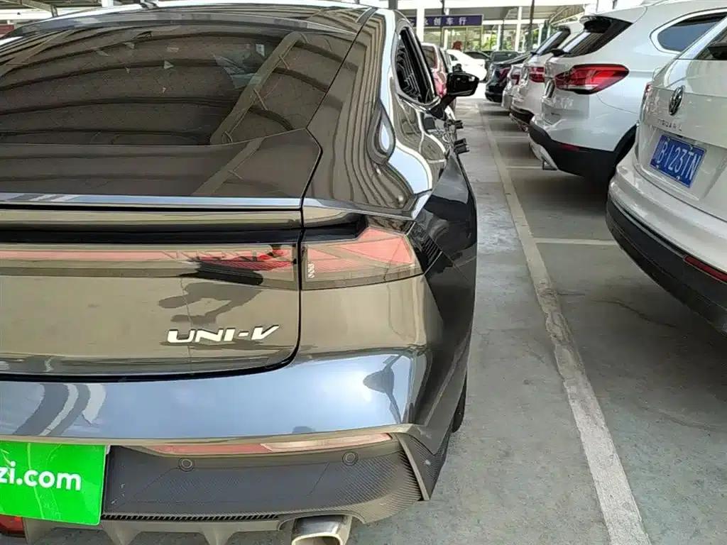 Changan UNI-V 2023 1.5T Premium Edition — миниатюра 8
