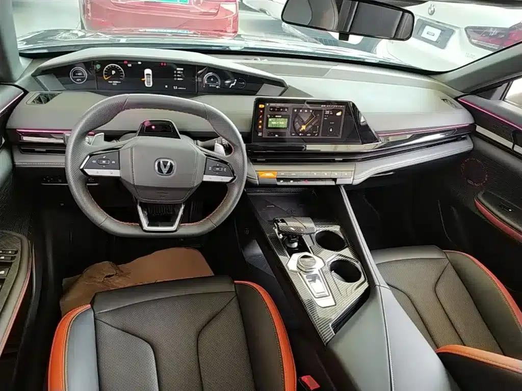 Changan UNI-V 2023 1.5T Premium Edition — миниатюра 10