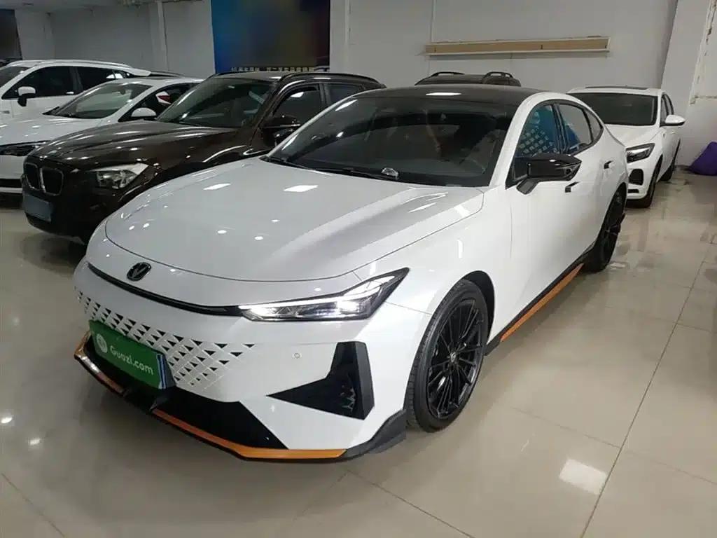 Changan UNI-V 2024 1.5T Premium Sport — миниатюра 1