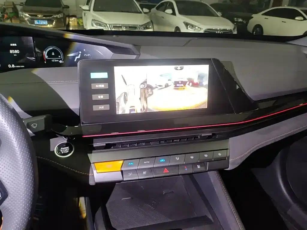 Changan UNI-V 2024 1.5T Premium Sport — миниатюра 13