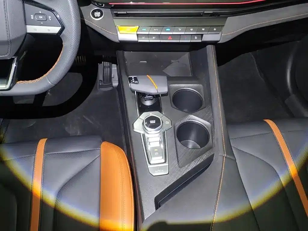 Changan UNI-V 2024 1.5T Premium Sport — миниатюра 14