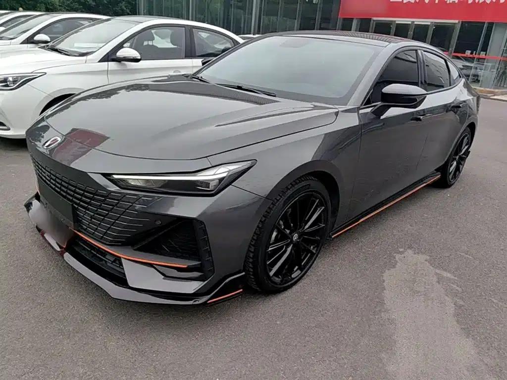 Changan UNI-V 2022 1.5T Sport Edition — миниатюра 1