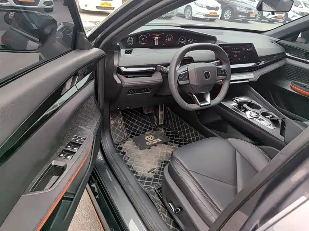 Changan UNI-V 2022 1.5T Sport Edition — миниатюра 16