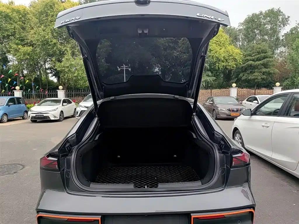 Changan UNI-V 2022 1.5T Sport Edition — миниатюра 19