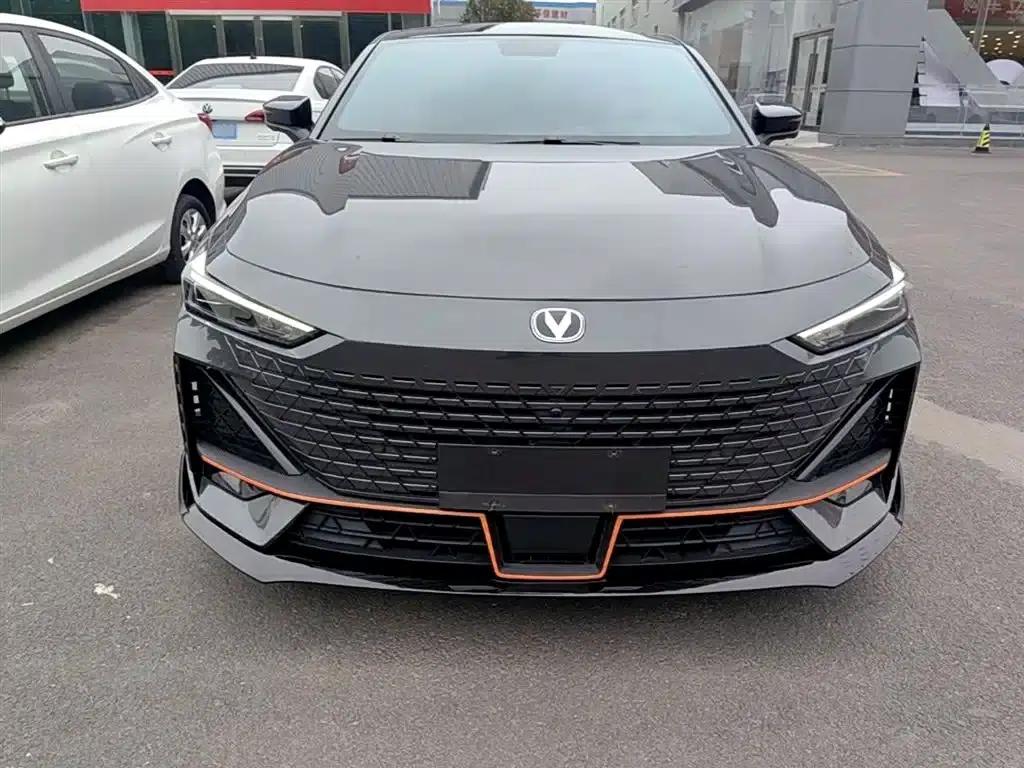 Changan UNI-V 2022 1.5T Sport Edition — миниатюра 3