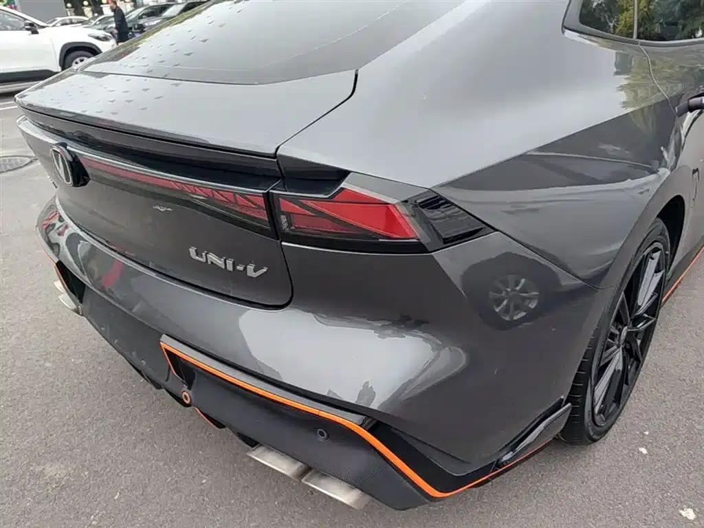 Changan UNI-V 2022 1.5T Sport Edition — миниатюра 8