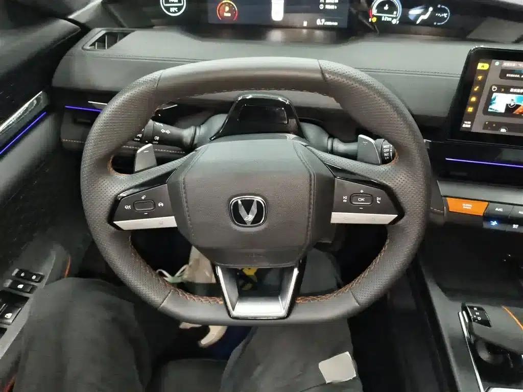 Changan UNI-V 2022 1.5T Sport Edition — миниатюра 11