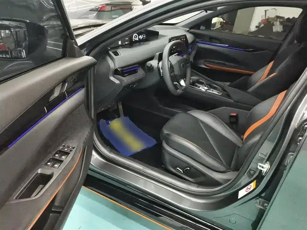 Changan UNI-V 2022 1.5T Sport Edition — миниатюра 16