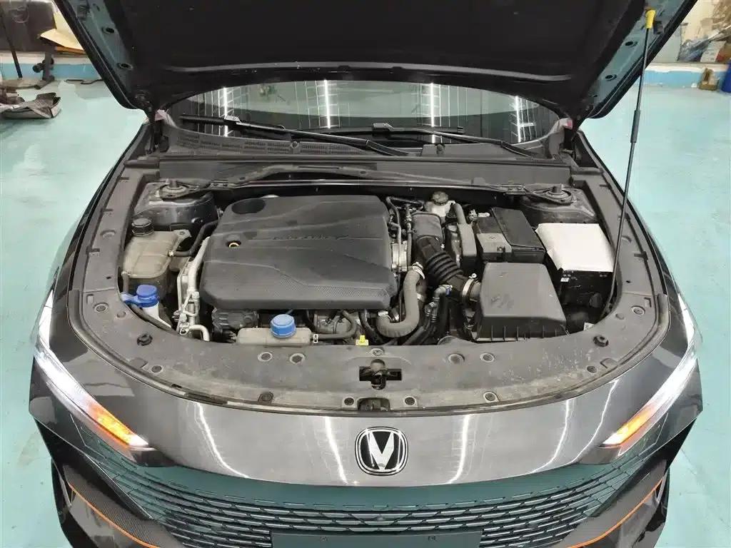 Changan UNI-V 2022 1.5T Sport Edition — миниатюра 20