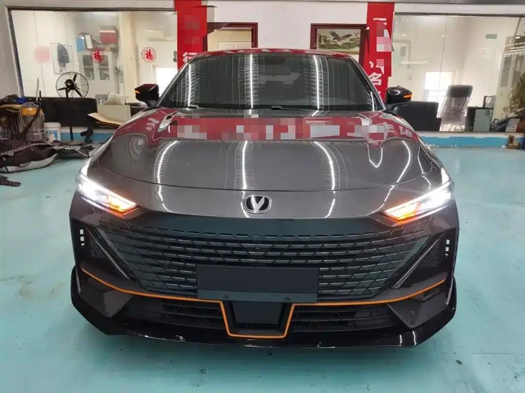Changan UNI-V 2022 1.5T Sport Edition — миниатюра 3