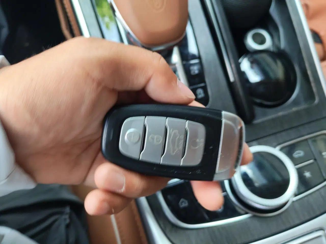 Hongqi H9 2022 2.0T Smart Connect Flagship Edition — миниатюра 9