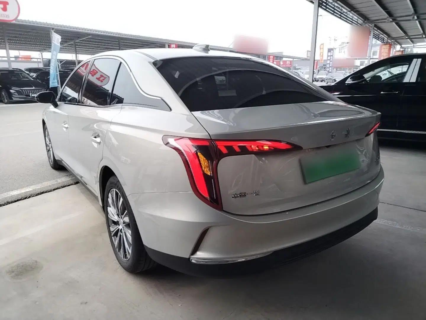 Hongqi E-QM5 2022 431 km Charge & Enjoy Edition — миниатюра 4