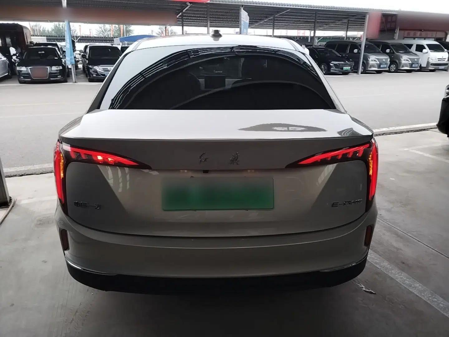 Hongqi E-QM5 2022 431 km Charge & Enjoy Edition — миниатюра 5