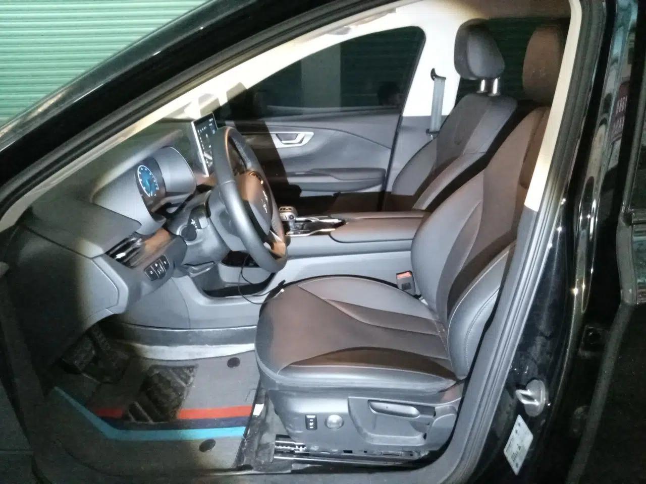 Hongqi E-QM5 2021 Online Booking Charging Basic Edition 5 Seats — миниатюра 16