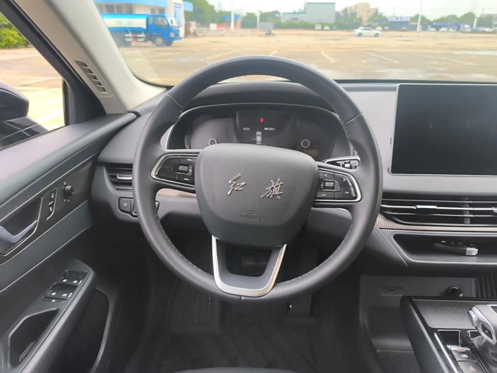 Hongqi E-QM5 2023 Base Travel Edition — миниатюра 14