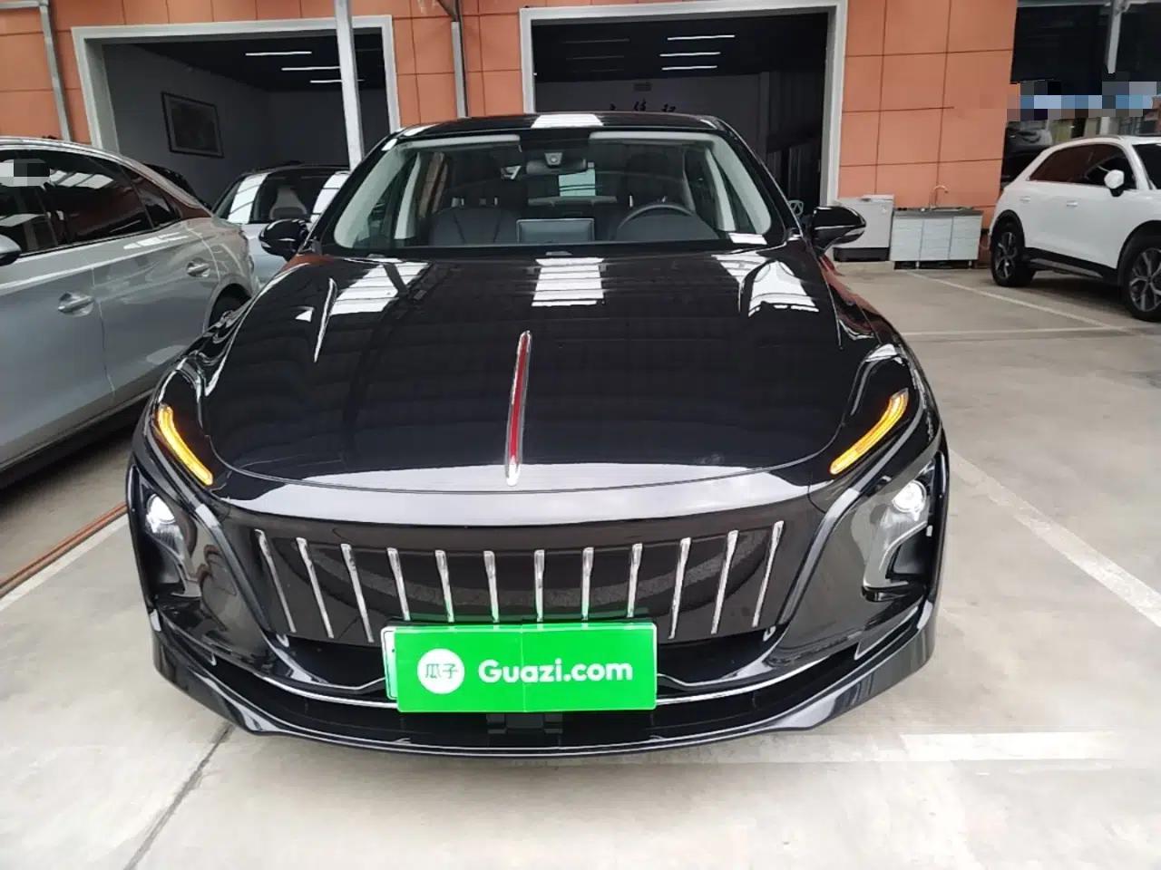 Hongqi E-QM5 2023 Revised Version Basic Travel Edition — миниатюра 2
