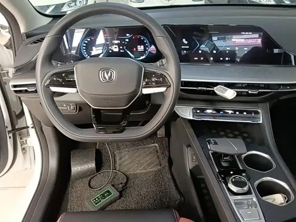 Changan Eado 2023 Enjoy Edition PLUS Blue Whale NE 1.4T GDI DCT Premium Edition — миниатюра 11