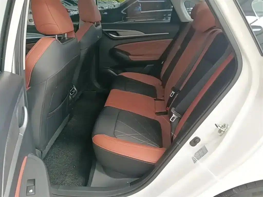 Changan Eado 2023 Enjoy Edition PLUS Blue Whale NE 1.4T GDI DCT Premium Edition — миниатюра 17